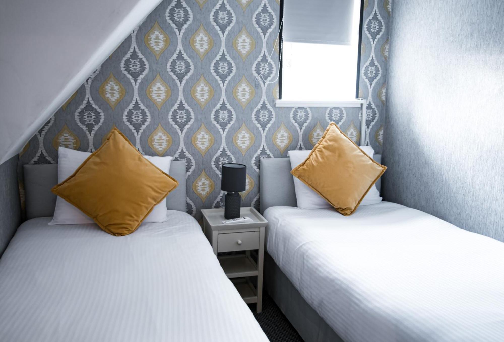 Mcinnes House Rooms With Breakfast Кингасси Экстерьер фото
