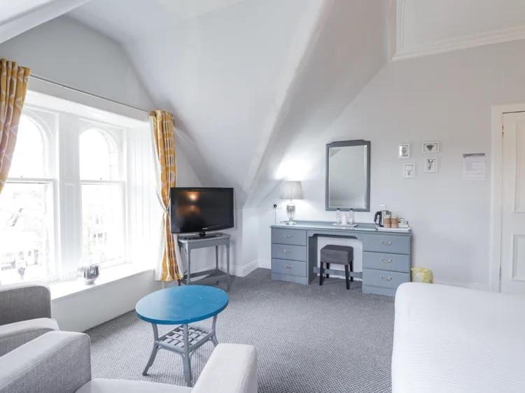 Mcinnes House Rooms With Breakfast Кингасси Экстерьер фото